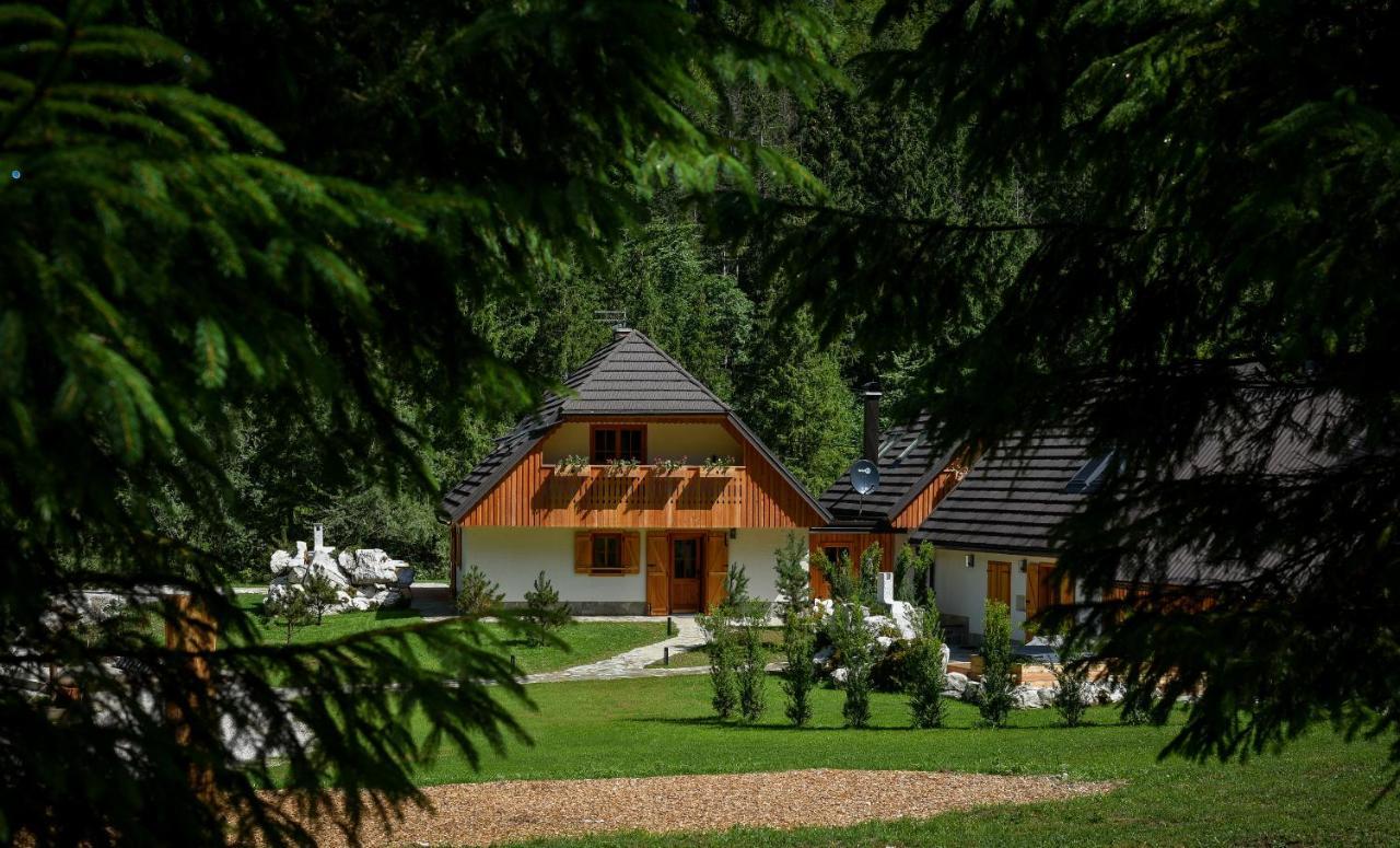 Julian Village Lepena โซชา ภายนอก รูปภาพ